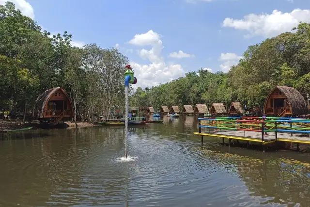 Daya Tarik Wisata Danau Shuji