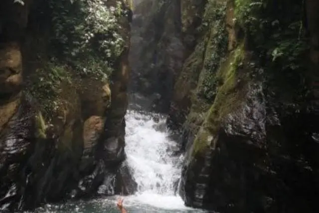 Fasilitas Curug Kepala Naga