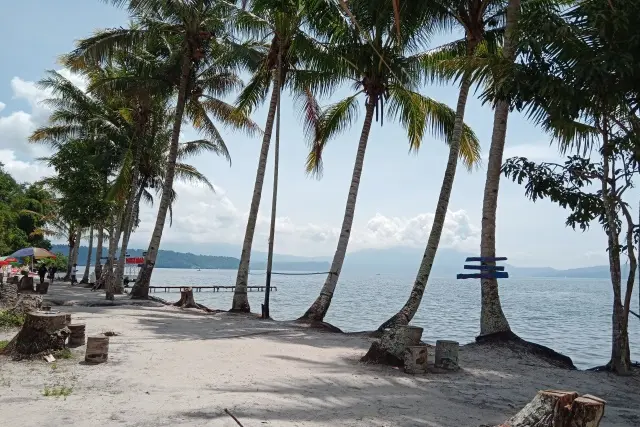 Fasilitas Pantai Bidadari Danau Ranau