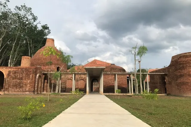 Fasilitas Taman Budaya Uluan Nughik