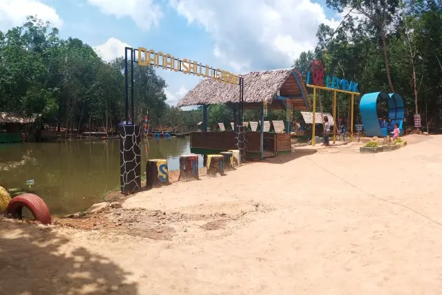 Fasilitas Wisata Danau Shuji