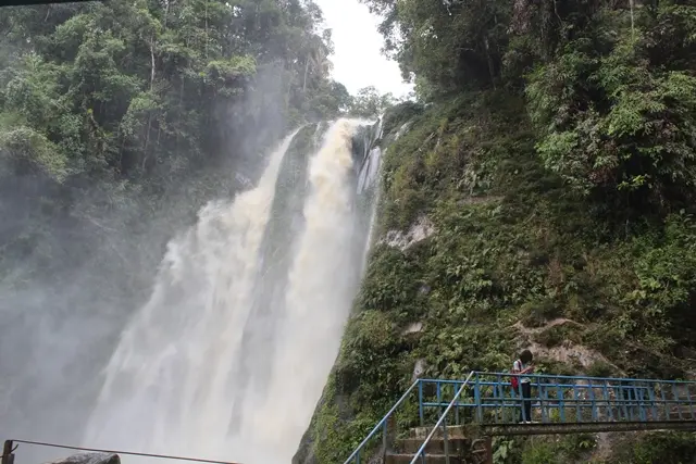 Kegiatan Air Terjun Lae Une