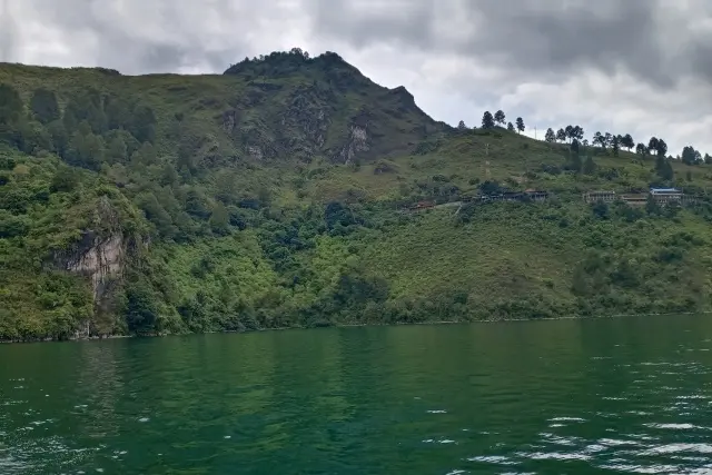 Alamat Batu Gantung Danau Toba