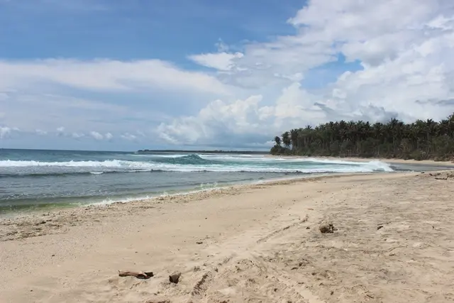 Daya Tarik Pantai Melasti