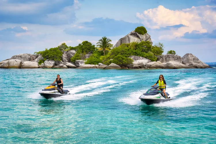 Kegiatan Menarik Pantai Tanjung Kelayang