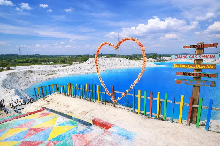 Fasilitas Danau Kaolin Belitung