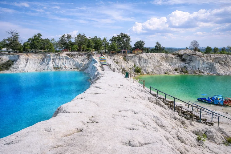Harga Tiket Masuk Danau Kaolin Belitung