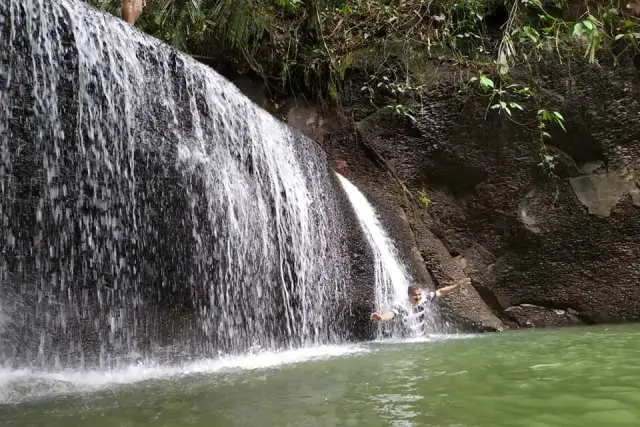 Fasilitas Air Terjun Pantai Salak
