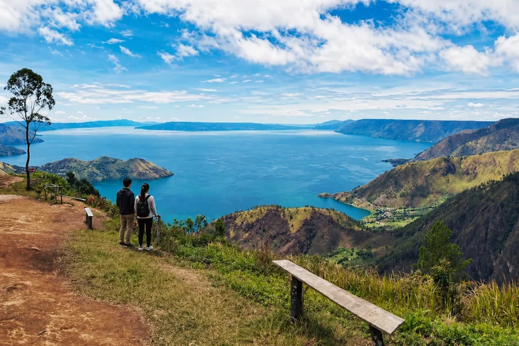 Bukit Gajah Bobok: Tempat Sunrise yang Bikin Hening Seketika