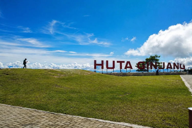 Bukit Huta Ginjang: Spot View yang Bikin Speechless