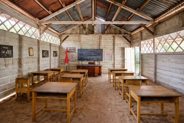 Daya Tarik Replika SD Laskar Pelangi