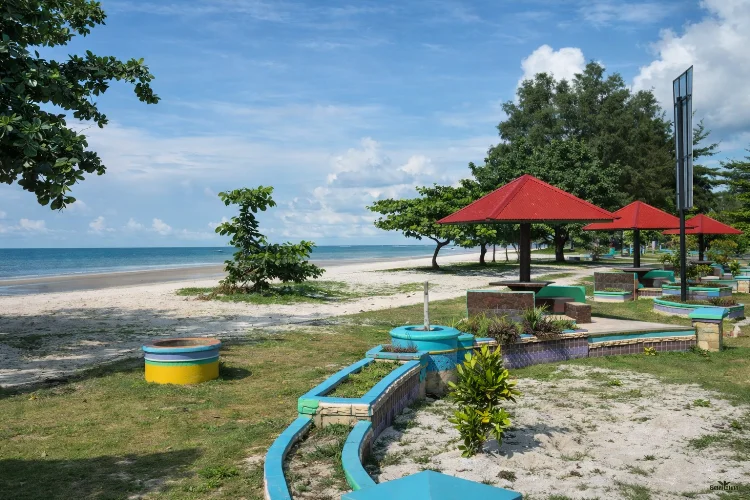 Lokasi dan Akses Menuju Pantai