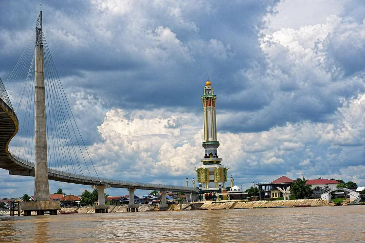 Sejarah Panjang Sungai Batanghari: Dari Emas hingga Peradaban