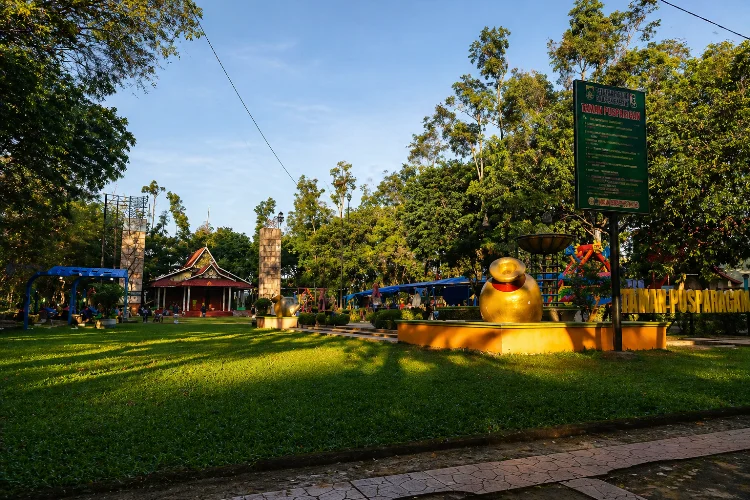 Taman Pusparagam Nuansa Asri yang Menyegarkan