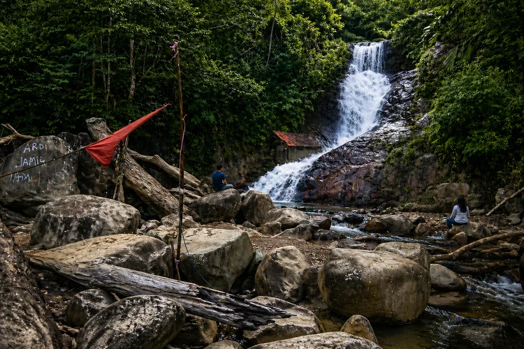 Kolam Alami Telago Jando di Setiap Tingkatan
