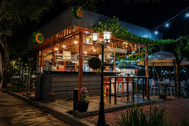 Spot Foto dan Area Kuliner yang Menggoda