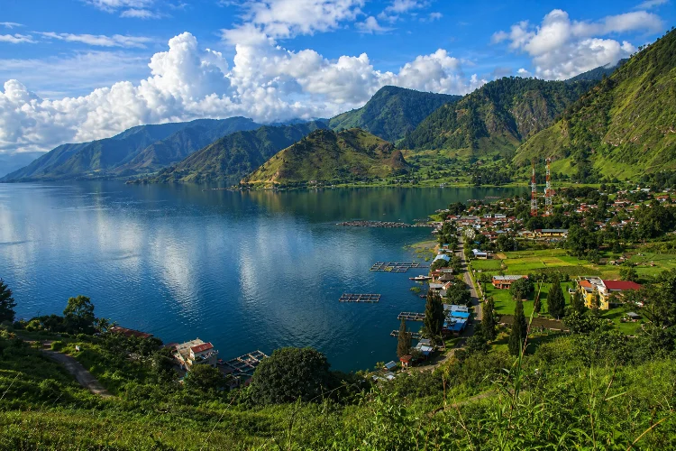 Danau di Sumatera Utara Danau Toba: Ikon Wisata yang Mendunia